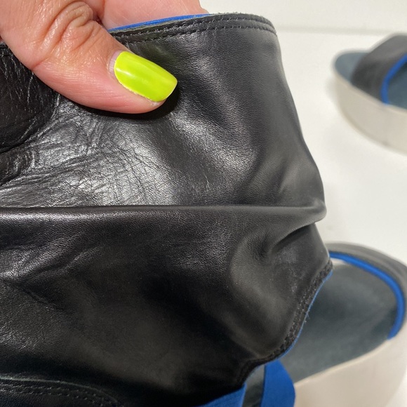 Fessura Platform Leather Sandals - Picture 11 of 16